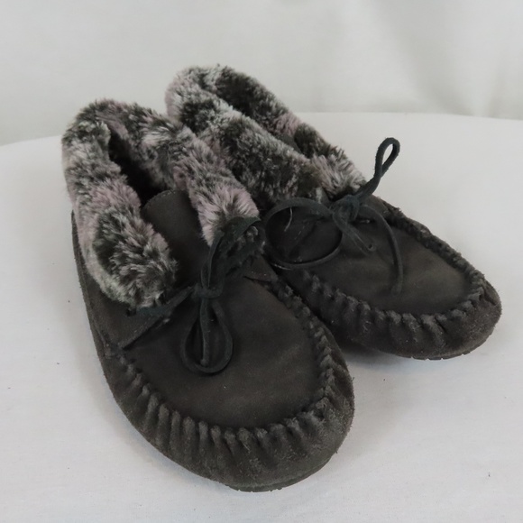 Minnetonka Grey Slip On Leather Moccasin Fur Top Shoes Sz. 7 - Picture 1 of 6